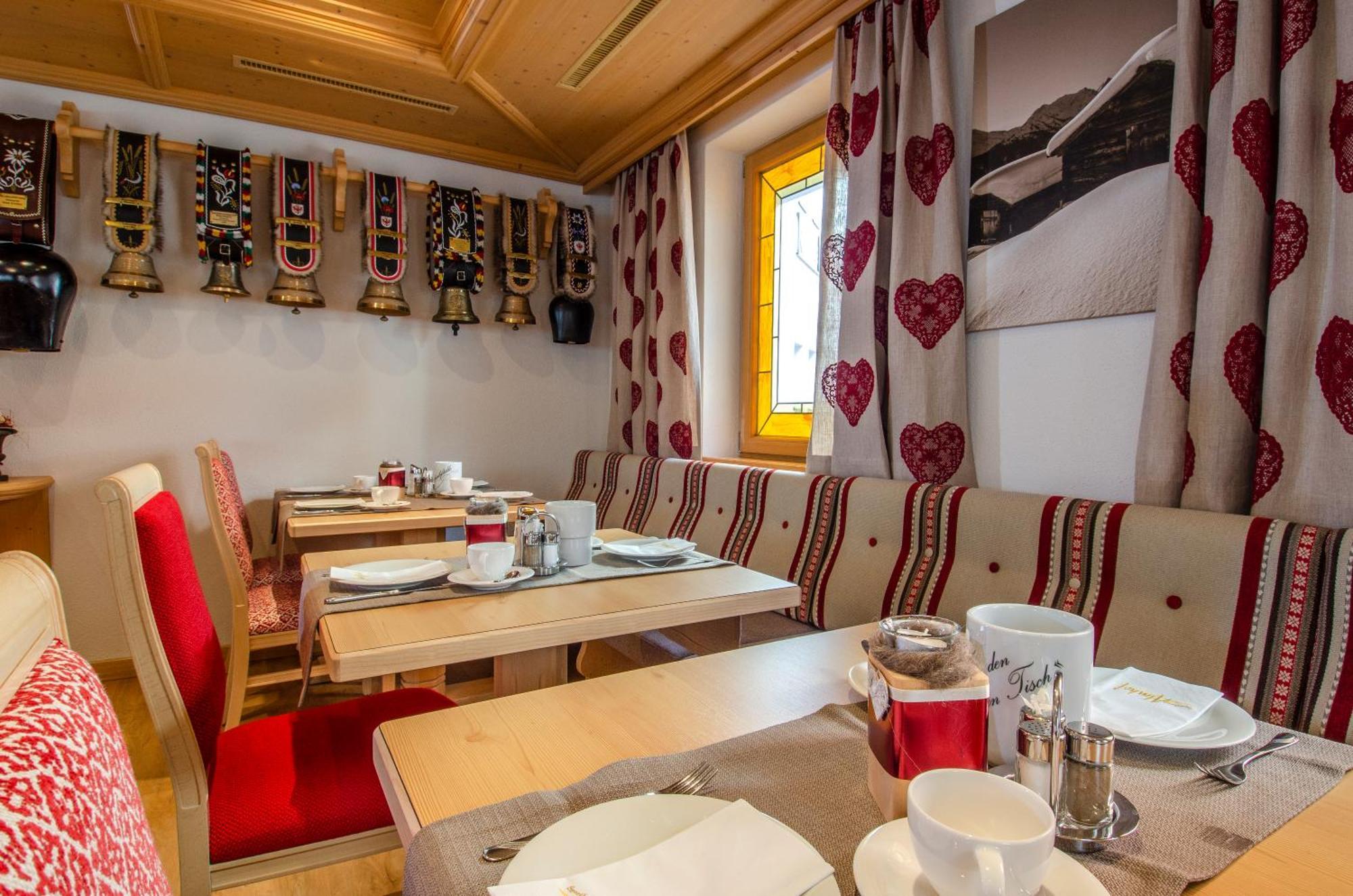 Sporthotel Almhof Ischgl Esterno foto